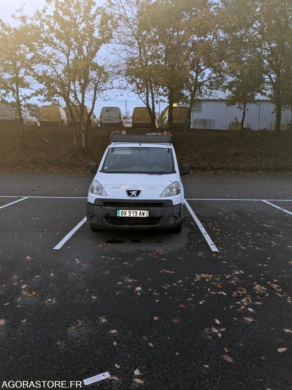Peugeot Partner - Small van: picture 2 Peugeot Partner - Small van: picture 2