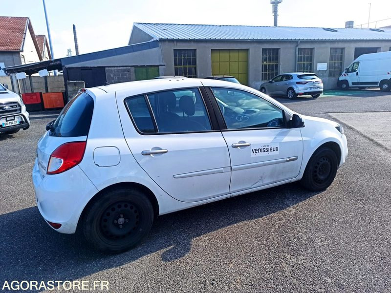 RENAULT CLIO 3 5 PORTES 5 PLACES 1.5 DCI 88CH 2011 58682KM - Car: picture 5 RENAULT CLIO 3 5 PORTES 5 PLACES 1.5 DCI 88CH 2011 58682KM - Car: picture 5