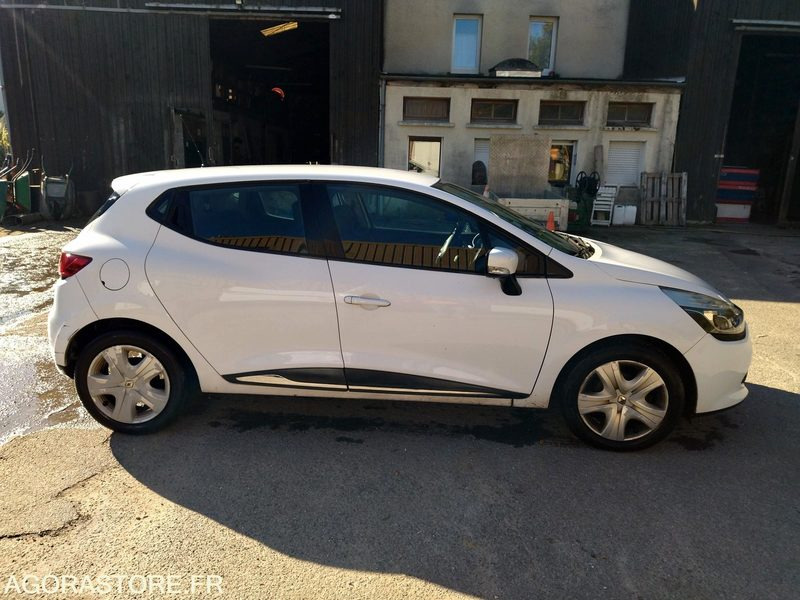 RENAULT CLIO DE 2013 AVEC 258818 KM - Car: picture 2 RENAULT CLIO DE 2013 AVEC 258818 KM - Car: picture 2