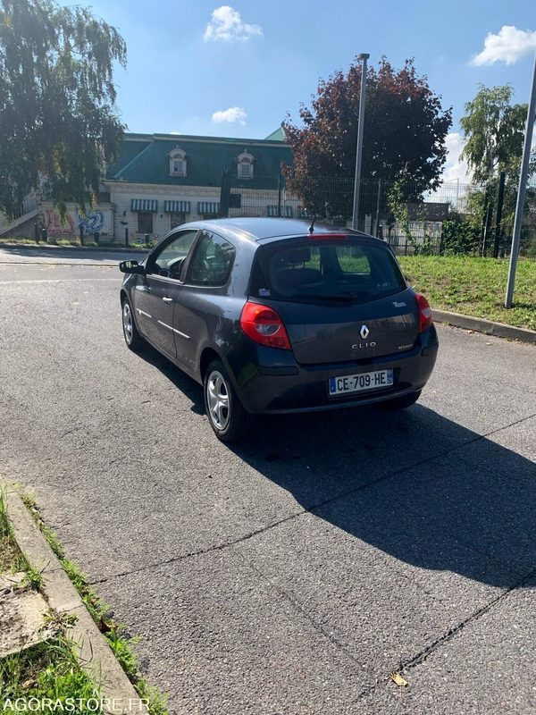 RENAULT CLIO III 16V 2006 238000 KM - Car: picture 5 RENAULT CLIO III 16V 2006 238000 KM - Car: picture 5