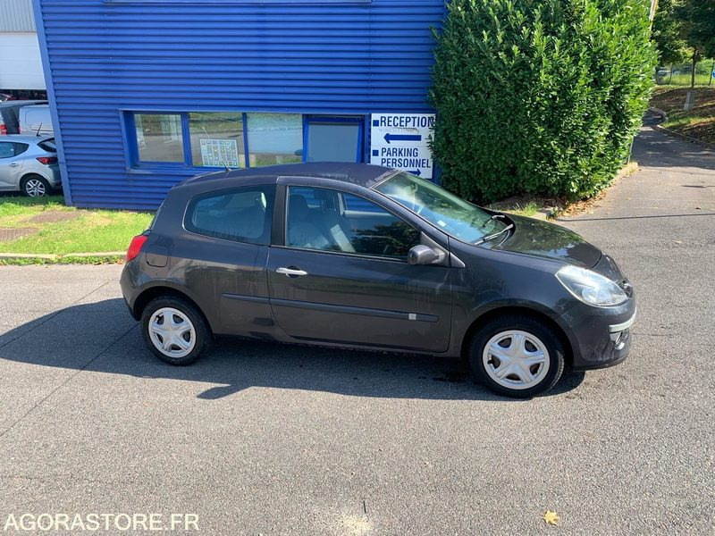 RENAULT CLIO III 16V 2006 238000 KM - Car: picture 2 RENAULT CLIO III 16V 2006 238000 KM - Car: picture 2