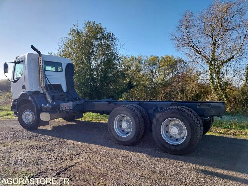 RENAULT KERAX 370-26 / 2004 / 715710 Km avec peinture neuve - Cab chassis truck: picture 4 RENAULT KERAX 370-26 / 2004 / 715710 Km avec peinture neuve - Cab chassis truck: picture 4
