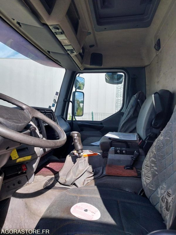 Vacuum truck RENAULT Kerax  370 Dci HUWER ADR 2005 (258080Km) ROULANT EXPORT UNIQUEMENT: picture 8