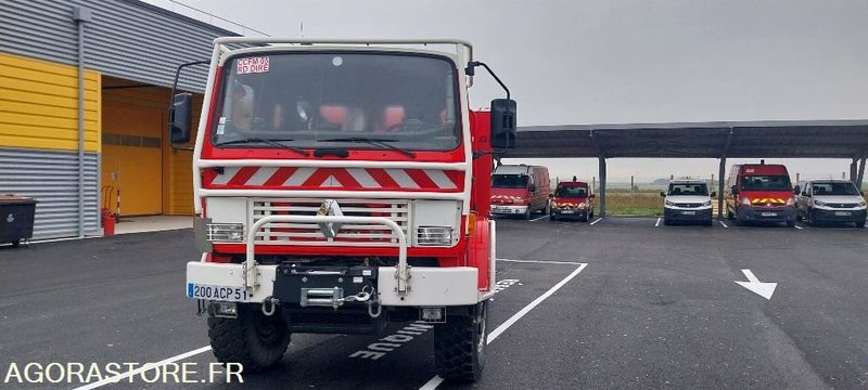 RENAULT M210 4X4 - Fire truck: picture 2 RENAULT M210 4X4 - Fire truck: picture 2