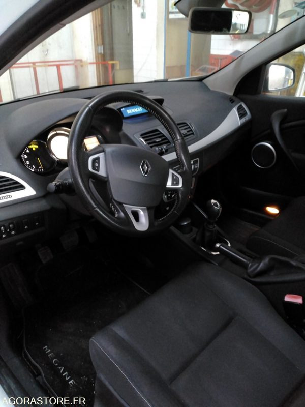 RENAULT MEGANE DIESEL - Car: picture 5 RENAULT MEGANE DIESEL - Car: picture 5