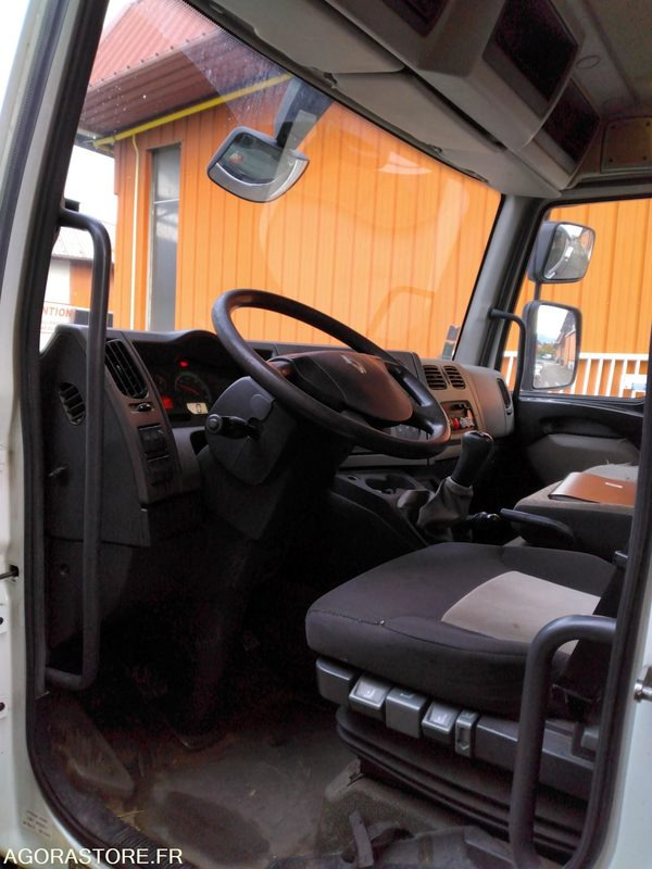 RENAULT MIDLUM 190 NACELLE - Truck mounted aerial platform: picture 5 RENAULT MIDLUM 190 NACELLE - Truck mounted aerial platform: picture 5