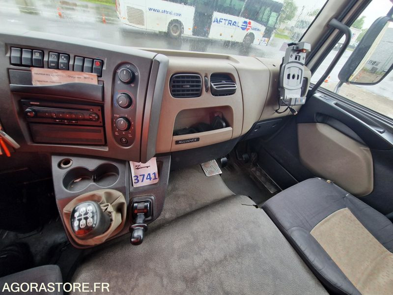 RENAULT Midlum 3741 - EB-274-PG - 379138KMS - Curtainsider truck: picture 5 RENAULT Midlum 3741 - EB-274-PG - 379138KMS - Curtainsider truck: picture 5