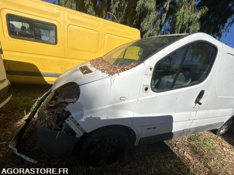 RENAULT TRAFIC - 150000KM - 2008 - BZ469XM - Panel van: picture 4 RENAULT TRAFIC - 150000KM - 2008 - BZ469XM - Panel van: picture 4