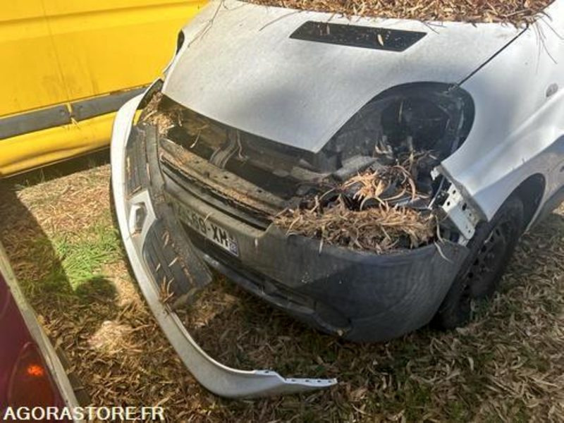 RENAULT TRAFIC - 150000KM - 2008 - BZ469XM - Panel van: picture 2 RENAULT TRAFIC - 150000KM - 2008 - BZ469XM - Panel van: picture 2