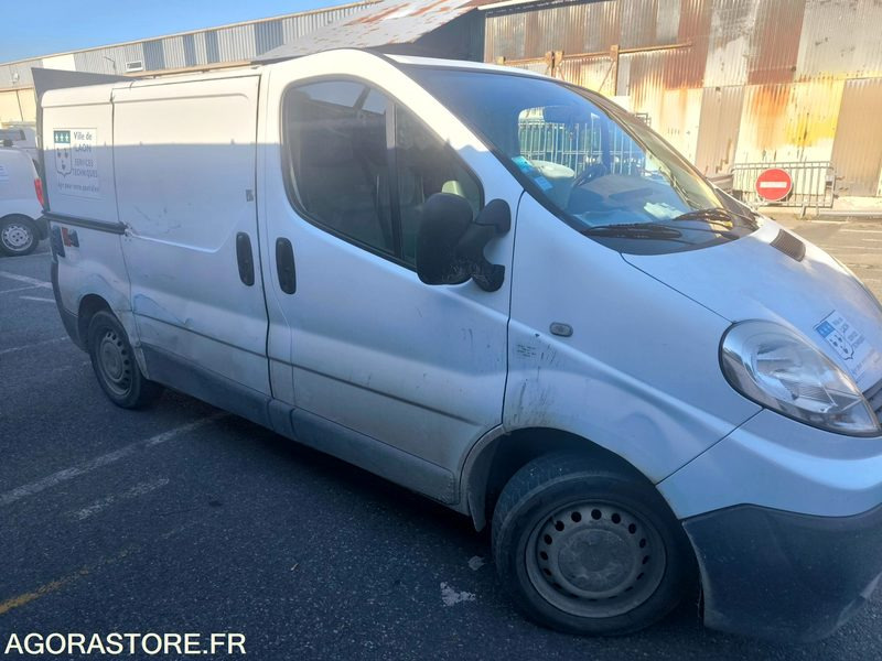 RENAULT TRAFIC 2008 133879kms - Panel van: picture 2 RENAULT TRAFIC 2008 133879kms - Panel van: picture 2