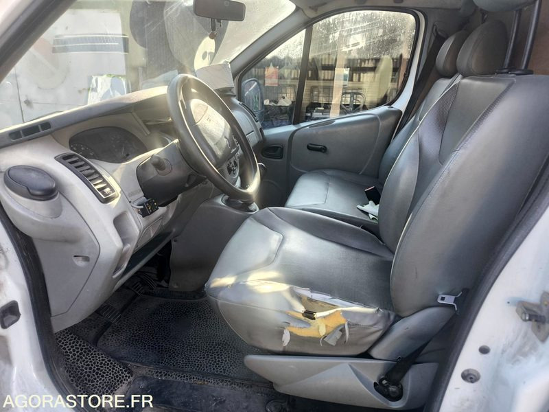 RENAULT TRAFIC 2008 133879kms - Panel van: picture 5 RENAULT TRAFIC 2008 133879kms - Panel van: picture 5