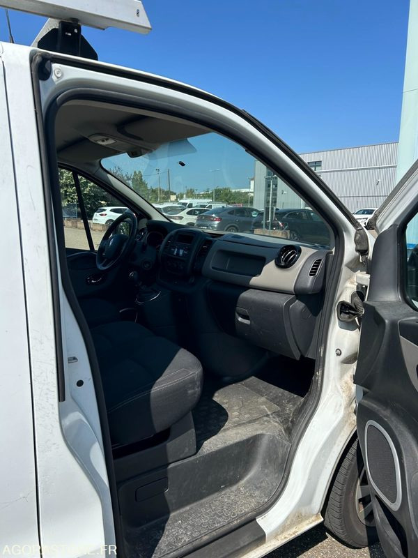 RENAULT TRAFIC 2015 - Panel van: picture 5 RENAULT TRAFIC 2015 - Panel van: picture 5