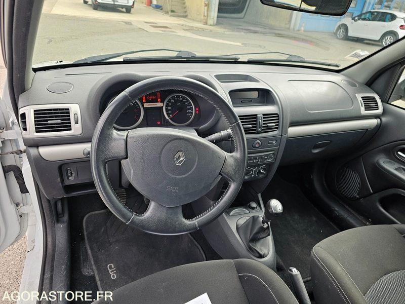 Renault Clio - 2012 - 136832km - CK656EZ - Car: picture 5 Renault Clio - 2012 - 136832km - CK656EZ - Car: picture 5