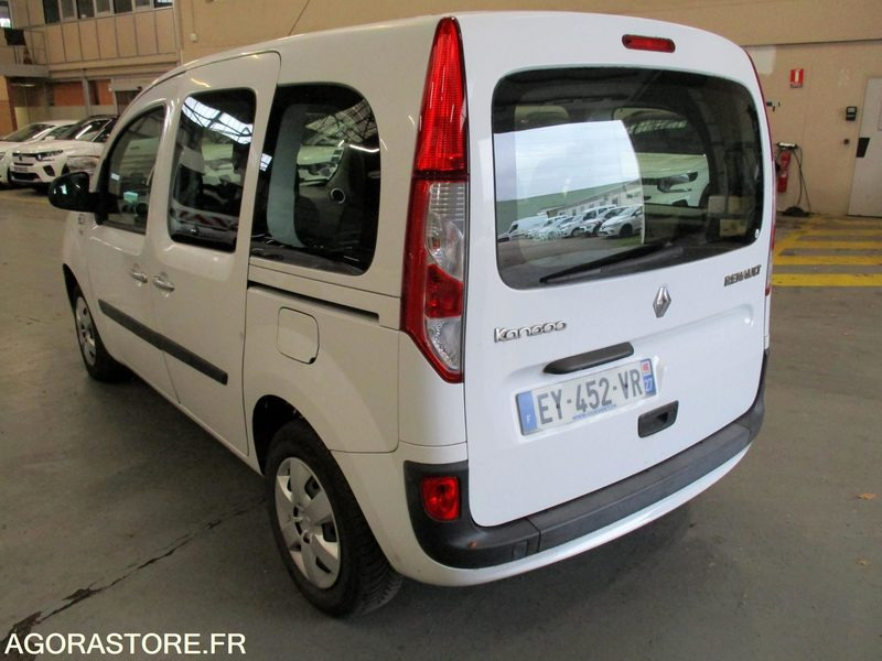 Renault Kangoo 5 places - 2018 - 89960 kms - Car: picture 4 Renault Kangoo 5 places - 2018 - 89960 kms - Car: picture 4