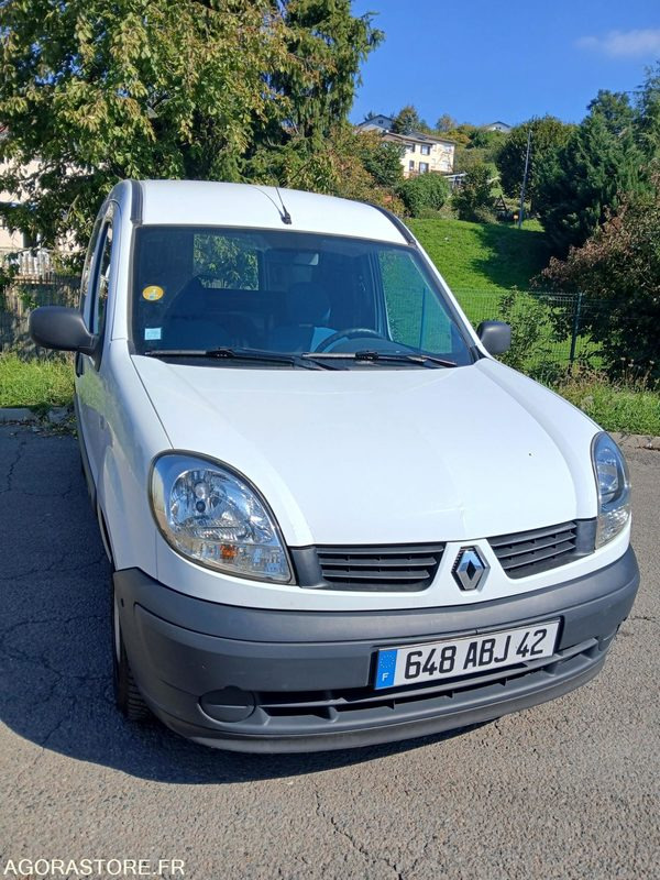 Renault Kangoo 648 ABJ 42 - Small van: picture 1 Renault Kangoo 648 ABJ 42 - Small van: picture 1