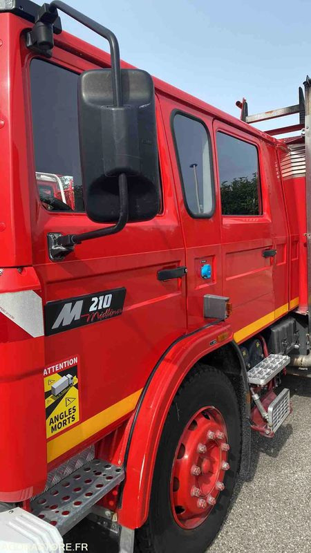 Renault Midliner 210 - Fire truck: picture 4 Renault Midliner 210 - Fire truck: picture 4
