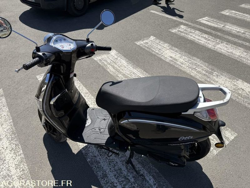 SCOOTER 125cc tnt motor - Motorcycle: picture 5 SCOOTER 125cc tnt motor - Motorcycle: picture 5