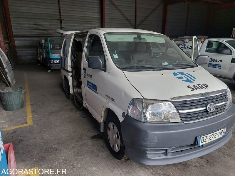 TOYOTA Hiace fourgon HP HUWER 2012 272000KM ROULANT EXPORT UNIQUEMENT - Small van: picture 4 TOYOTA Hiace fourgon HP HUWER 2012 272000KM ROULANT EXPORT UNIQUEMENT - Small van: picture 4