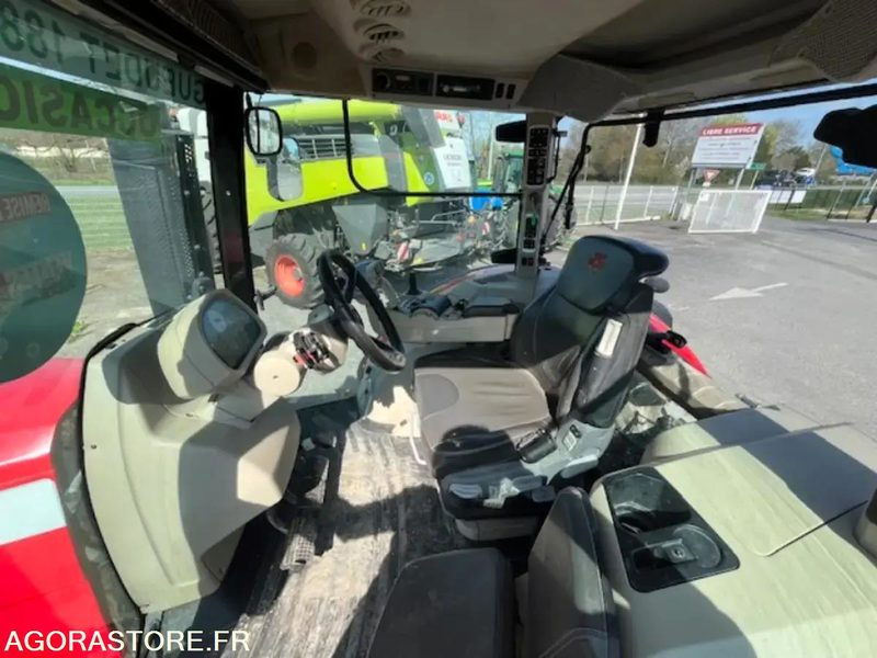 Farm tractor TRACTEUR AGRICOLE MASSEY FERGUSON 8735 DYNA-VT EXCLUSIVE - 2017 / 3600 HEURES: picture 10 Farm tractor TRACTEUR AGRICOLE MASSEY FERGUSON 8735 DYNA-VT EXCLUSIVE - 2017 / 3600 HEURES: picture 10