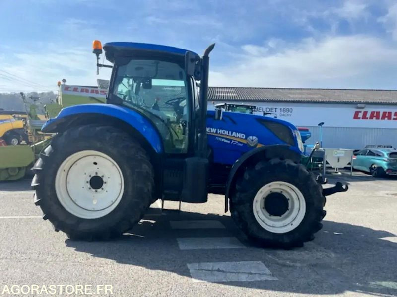 TRACTEUR AGRICOLE NEW HOLLAND T7 190 - 2017 / 3200 HEURES - Farm tractor: picture 2 TRACTEUR AGRICOLE NEW HOLLAND T7 190 - 2017 / 3200 HEURES - Farm tractor: picture 2