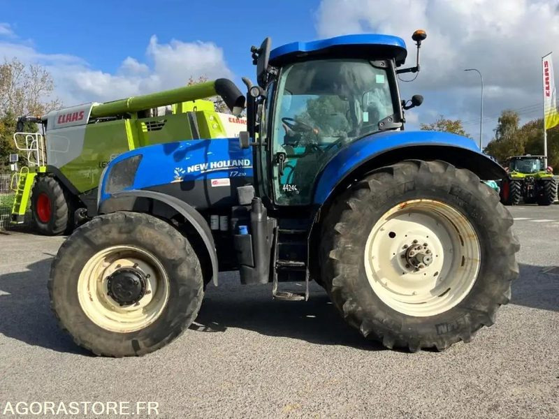 TRACTEUR AGRICOLE NEW HOLLAND T7.210 - 2012 / 6600 HEURES - Farm tractor: picture 3 TRACTEUR AGRICOLE NEW HOLLAND T7.210 - 2012 / 6600 HEURES - Farm tractor: picture 3
