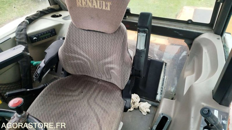 Tracteur RENAULT ERGOS 446 - 2009 - 17145h - 799CKY31 - Farm tractor: picture 3 Tracteur RENAULT ERGOS 446 - 2009 - 17145h - 799CKY31 - Farm tractor: picture 3