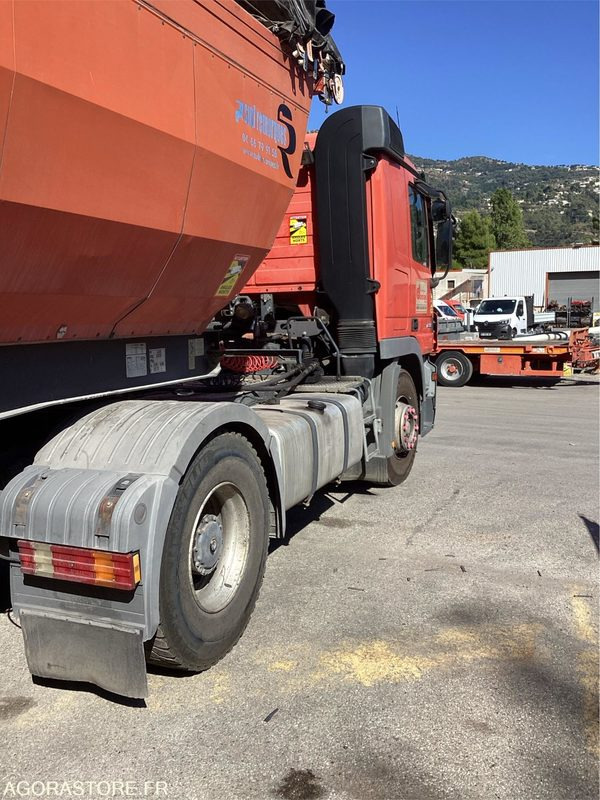 MERCEDES BENZ ACTROS - 2005 - 511806 KM - P3000898 - Tractor unit: picture 3 MERCEDES BENZ ACTROS - 2005 - 511806 KM - P3000898 - Tractor unit: picture 3
