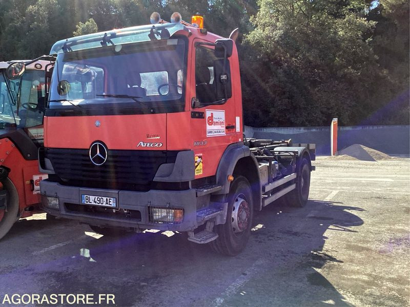 MERCEDES BENZ ATEGO - 2004 - 602523 KM - P2001840 - Tractor unit: picture 3 MERCEDES BENZ ATEGO - 2004 - 602523 KM - P2001840 - Tractor unit: picture 3