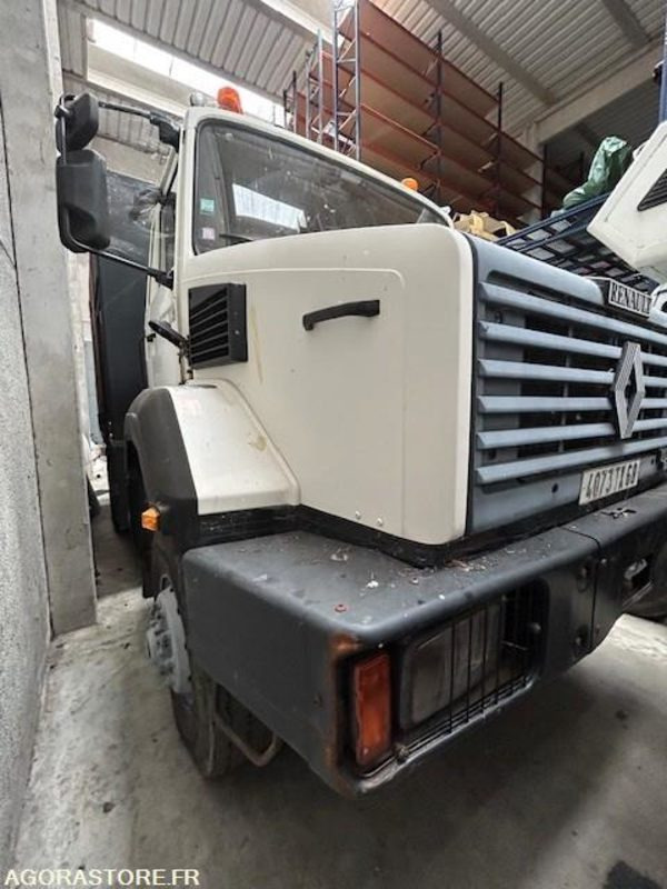 RENAULT TRACTEUR C290 4X4 110KM/H 282500 KM - Tractor unit: picture 3 RENAULT TRACTEUR C290 4X4 110KM/H 282500 KM - Tractor unit: picture 3