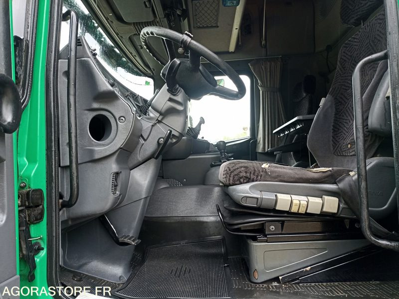 Tractor unit Scania 124l 2003 789689km: picture 13 Tractor unit Scania 124l 2003 789689km: picture 13