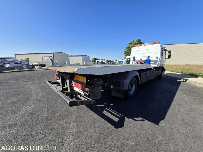Dépanneuse Mercedes 1223 L - 2000 - MOTEUR 8O.000 - Truck: picture 4 Dépanneuse Mercedes 1223 L - 2000 - MOTEUR 8O.000 - Truck: picture 4