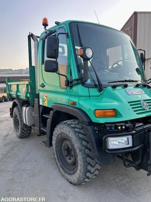 MERCEDES UNIMOG U300C VERSION COMMUNALE 2003 38210 KM + EPAREUSE CMV 450GP - Truck: picture 4 MERCEDES UNIMOG U300C VERSION COMMUNALE 2003 38210 KM + EPAREUSE CMV 450GP - Truck: picture 4