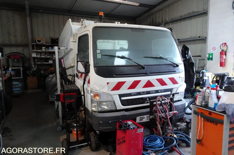 Mitsubishi Fuso Bluetec 5 - Truck: picture 1 Mitsubishi Fuso Bluetec 5 - Truck: picture 1