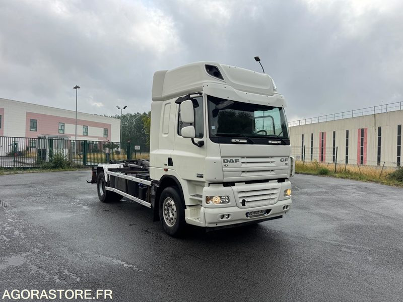 Porteur DAF CF460 19T Ampliroll GUIMA - 2009 - 801000km - Truck: picture 2 Porteur DAF CF460 19T Ampliroll GUIMA - 2009 - 801000km - Truck: picture 2