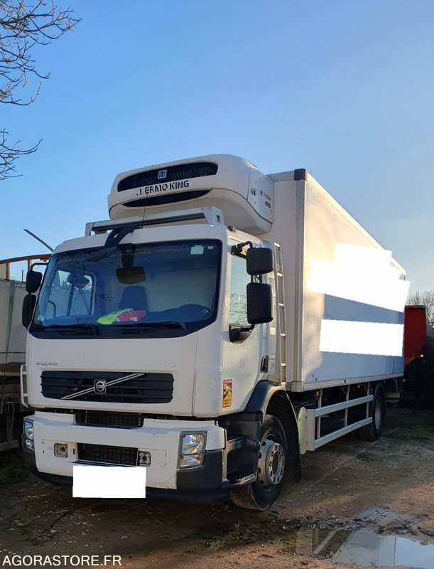 Porteur Volvo frigo - Truck: picture 1 Porteur Volvo frigo - Truck: picture 1