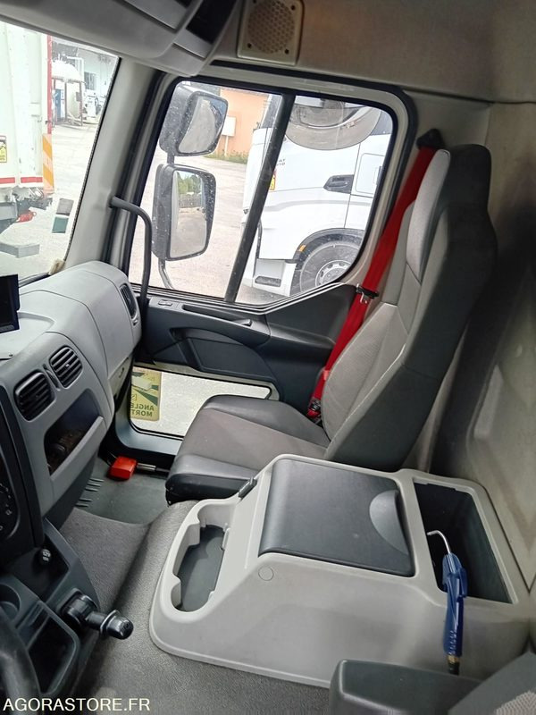 RENAULT - D MED 210 DTI5 - 2014 / 681575 KM (2537) - Truck: picture 5 RENAULT - D MED 210 DTI5 - 2014 / 681575 KM (2537) - Truck: picture 5