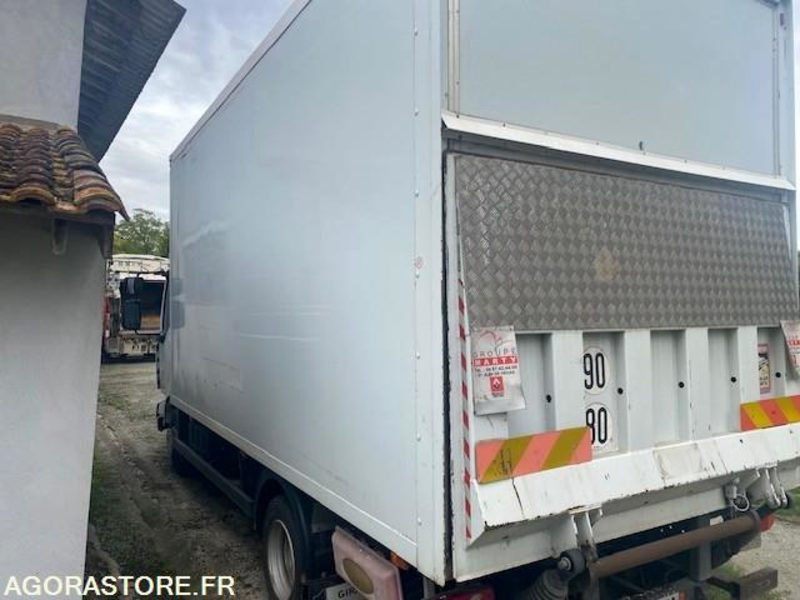 RENAULT MIDLUM 180 DXIFOURGON HAYON 260000 KM - Truck: picture 4 RENAULT MIDLUM 180 DXIFOURGON HAYON 260000 KM - Truck: picture 4