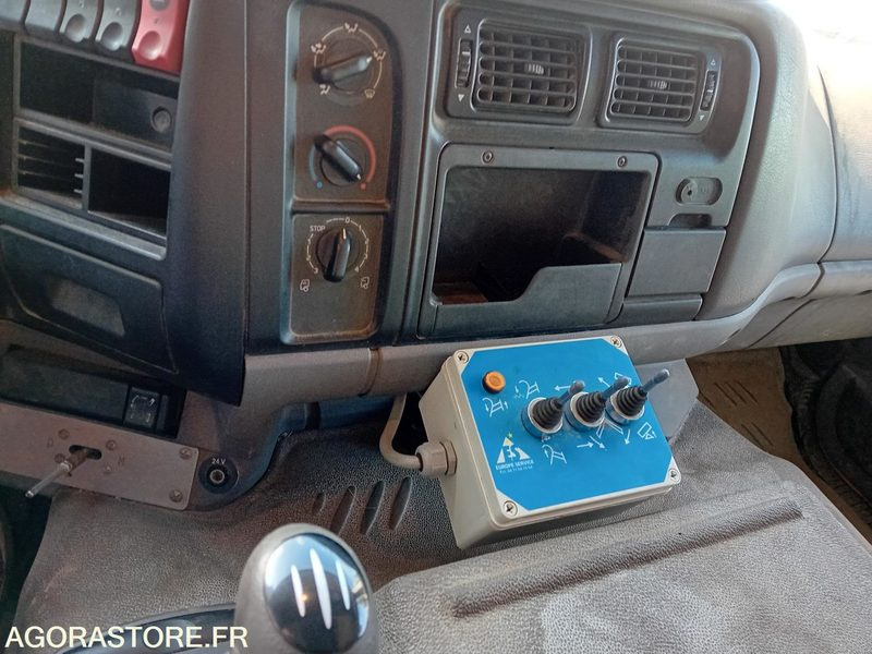 Renault Kerax - 2002 - 127092 kms - Truck: picture 4 Renault Kerax - 2002 - 127092 kms - Truck: picture 4