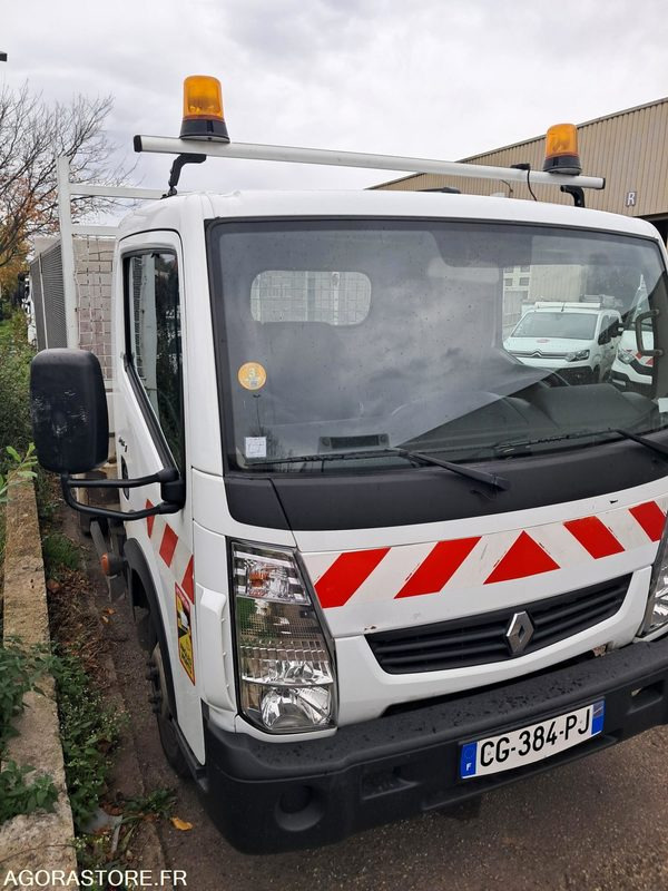 Renault Maxity CG-384-PJ - Truck: picture 2 Renault Maxity CG-384-PJ - Truck: picture 2
