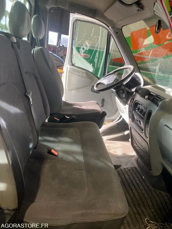 VEHICULE UTILITAIRE PLATEAU - Tipper van: picture 4 VEHICULE UTILITAIRE PLATEAU - Tipper van: picture 4