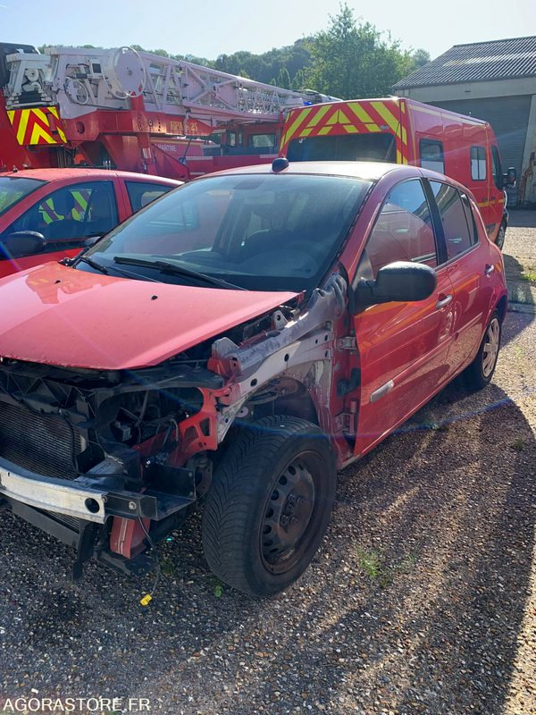 VL RENAULT CLIO3 AB102YS - Car: picture 3 VL RENAULT CLIO3 AB102YS - Car: picture 3