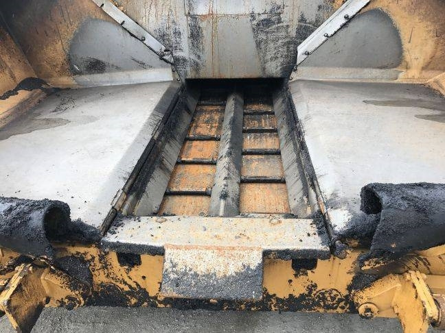 CAT AP 300 - Asphalt paver: picture 5 CAT AP 300 - Asphalt paver: picture 5