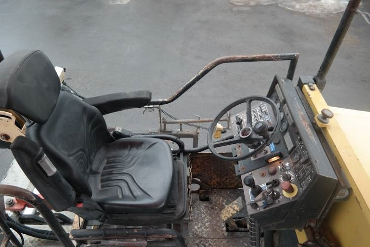 Asphalt paver Dynapac F121-4W *EXPORT ONLY*: picture 12