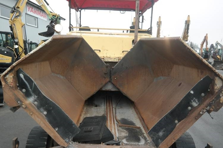 Dynapac F121-4W *EXPORT ONLY* - Asphalt paver: picture 4 Dynapac F121-4W *EXPORT ONLY* - Asphalt paver: picture 4