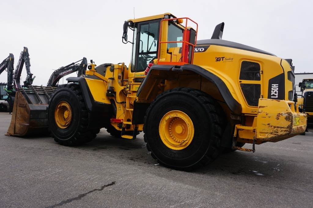 Volvo L250H *Uthyres* - Wheel loader: picture 3 Volvo L250H *Uthyres* - Wheel loader: picture 3