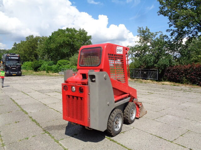 Gehl 1640 - Skid steer loader: picture 4 Gehl 1640 - Skid steer loader: picture 4