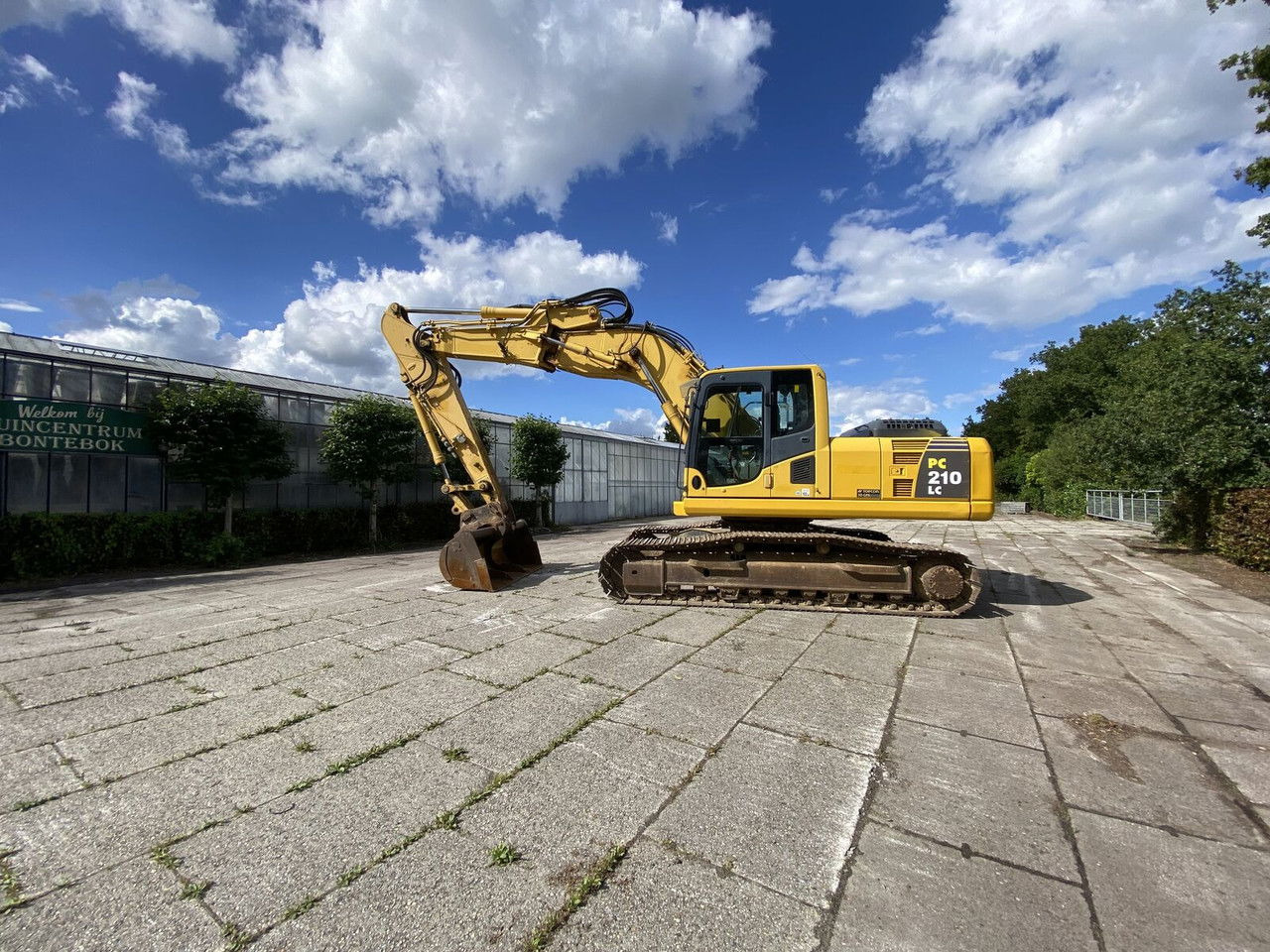 Crawler excavator Komatsu PC210 LC-8: picture 28