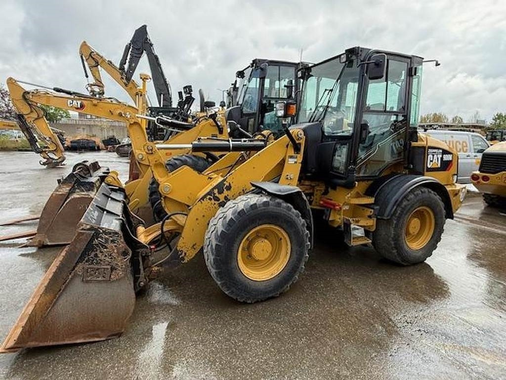 CAT 908M - Wheel loader: picture 1 CAT 908M - Wheel loader: picture 1
