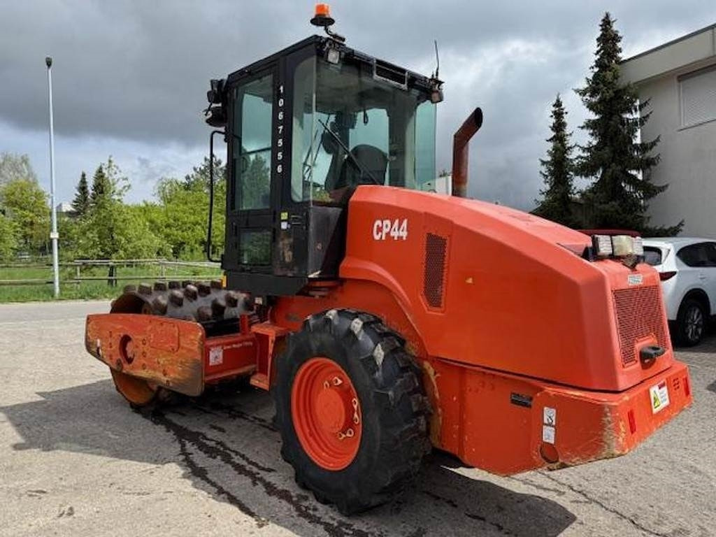 CAT CP44 - Compactor: picture 2 CAT CP44 - Compactor: picture 2