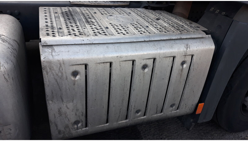 Mercedes-Benz Actros - Muffler for Truck: picture 1 Mercedes-Benz Actros - Muffler for Truck: picture 1